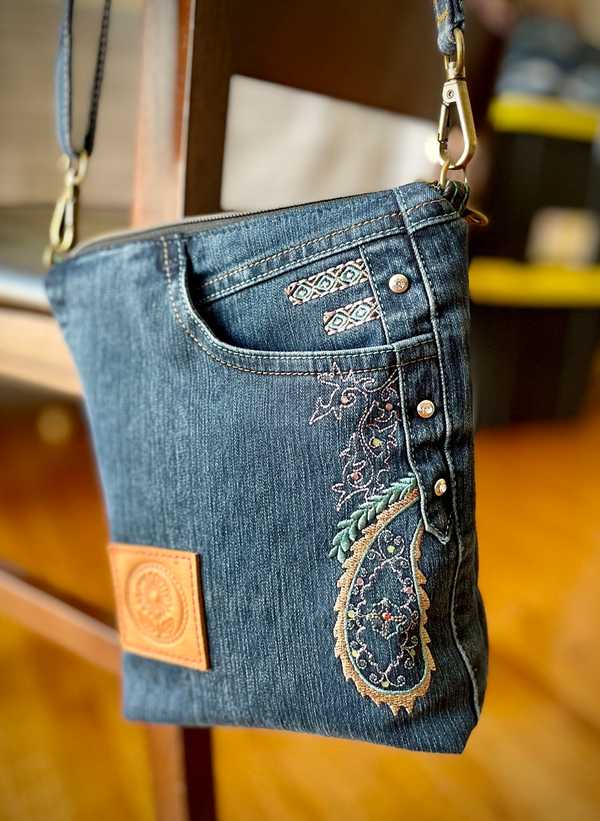 Hand made upcycled Small shoulder bag with embroidery upcycled denim - 1